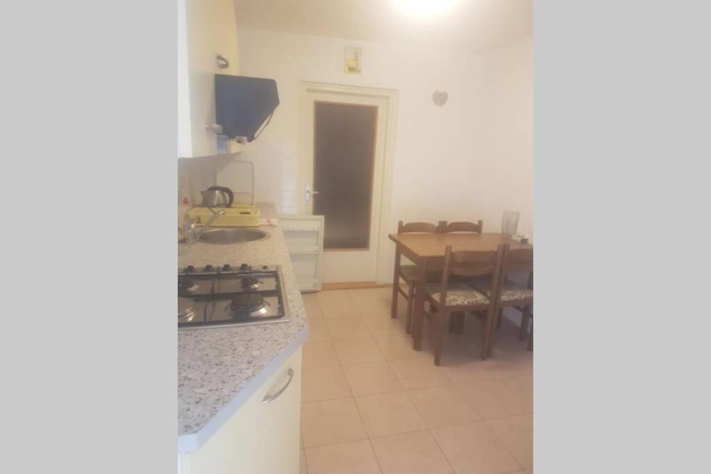 Apartman Nela เบรลา ภายนอก รูปภาพ